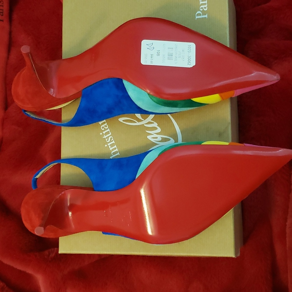 Christian Louboutin - Picture 5 of 8